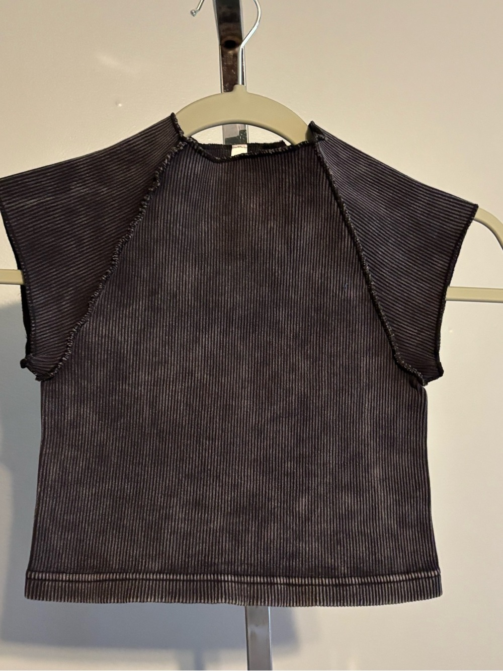New! Zenana cropped fitted ribbed top in black S/M L/XL
